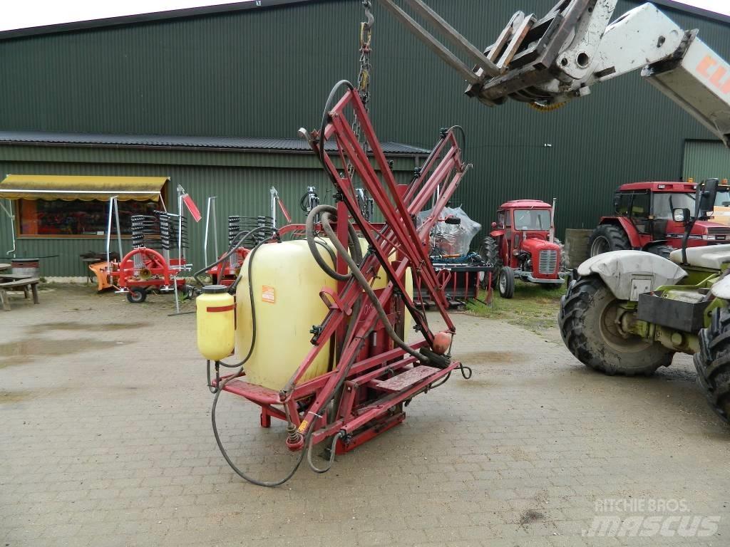 Hardi 1200 Nesené postrekovače