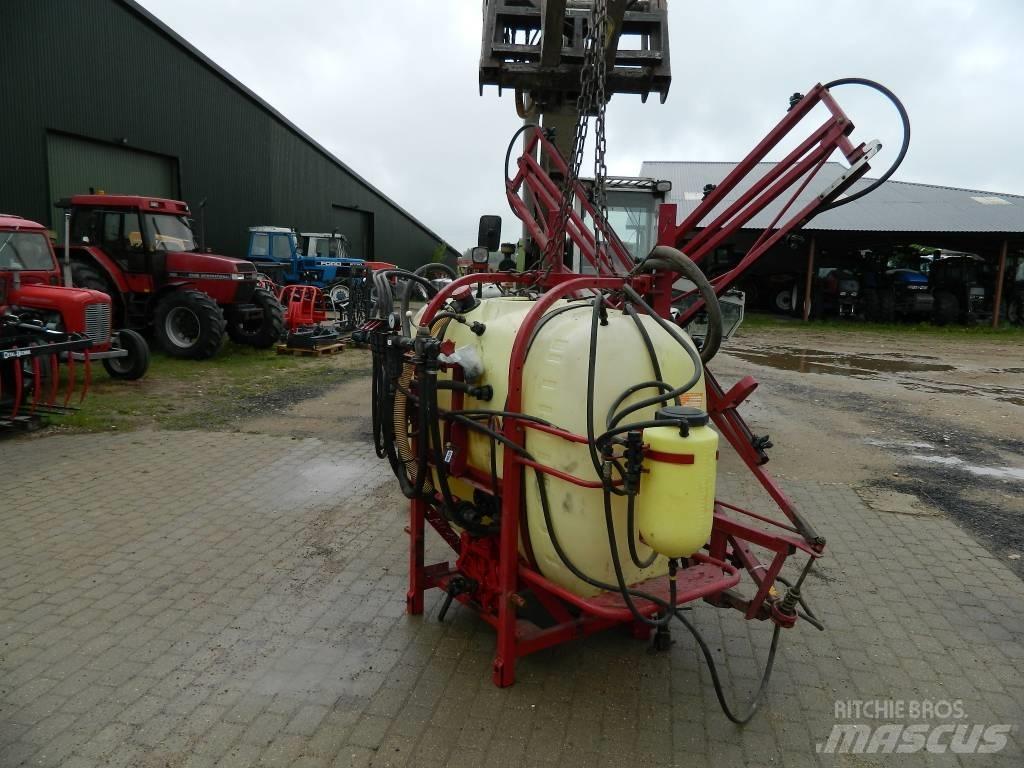 Hardi 1200 Nesené postrekovače