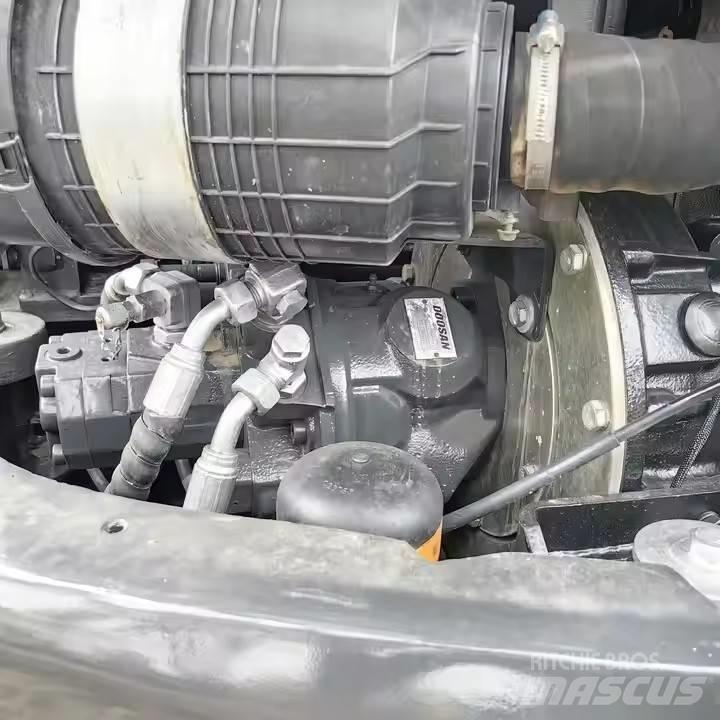Doosan DX 60 Pásové rýpadlá