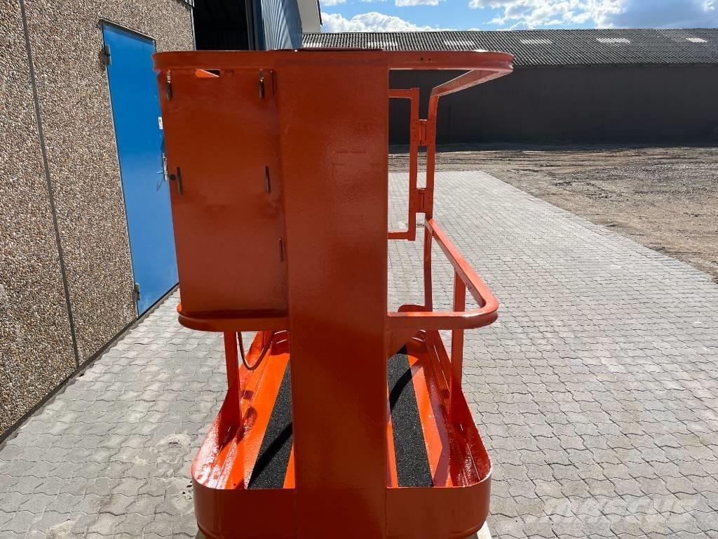 JLG 1230 ES Vertikálne stĺpové výťahy