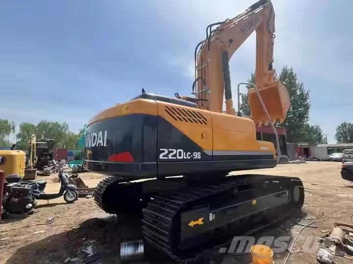 Hyundai 220 LC  9s Pásové rýpadlá
