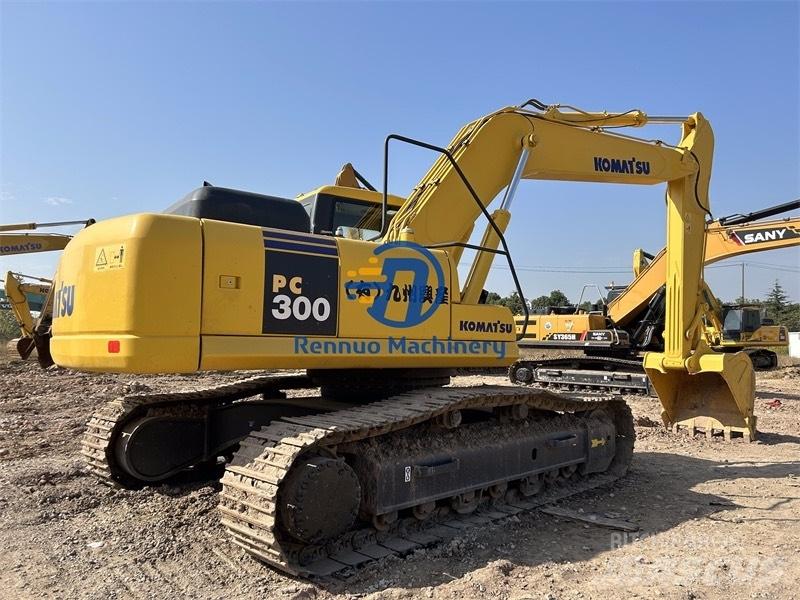 Komatsu PC 300 Pásové rýpadlá