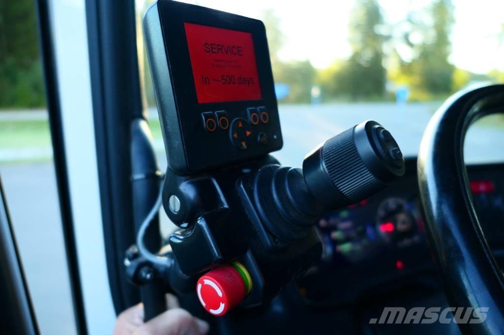 Scania R590B6x2nb Hákový nosič kontajnerov