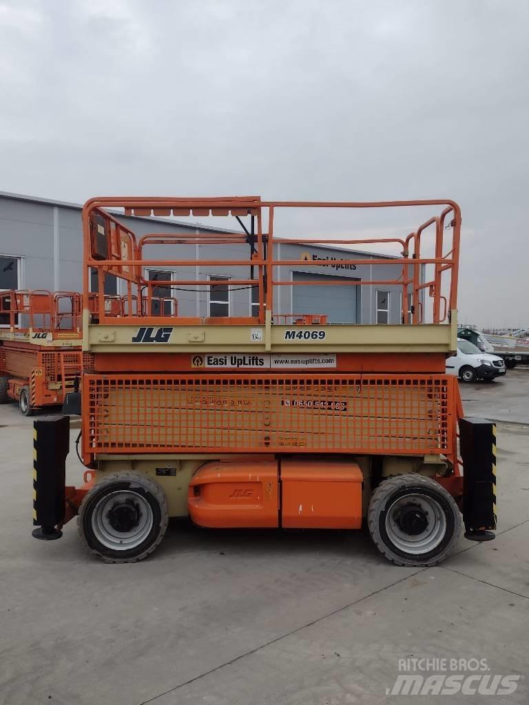JLG M 4069 Nožnicové zdvíhacie plošiny