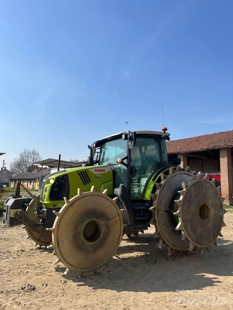 CLAAS ARION 470 Traktory