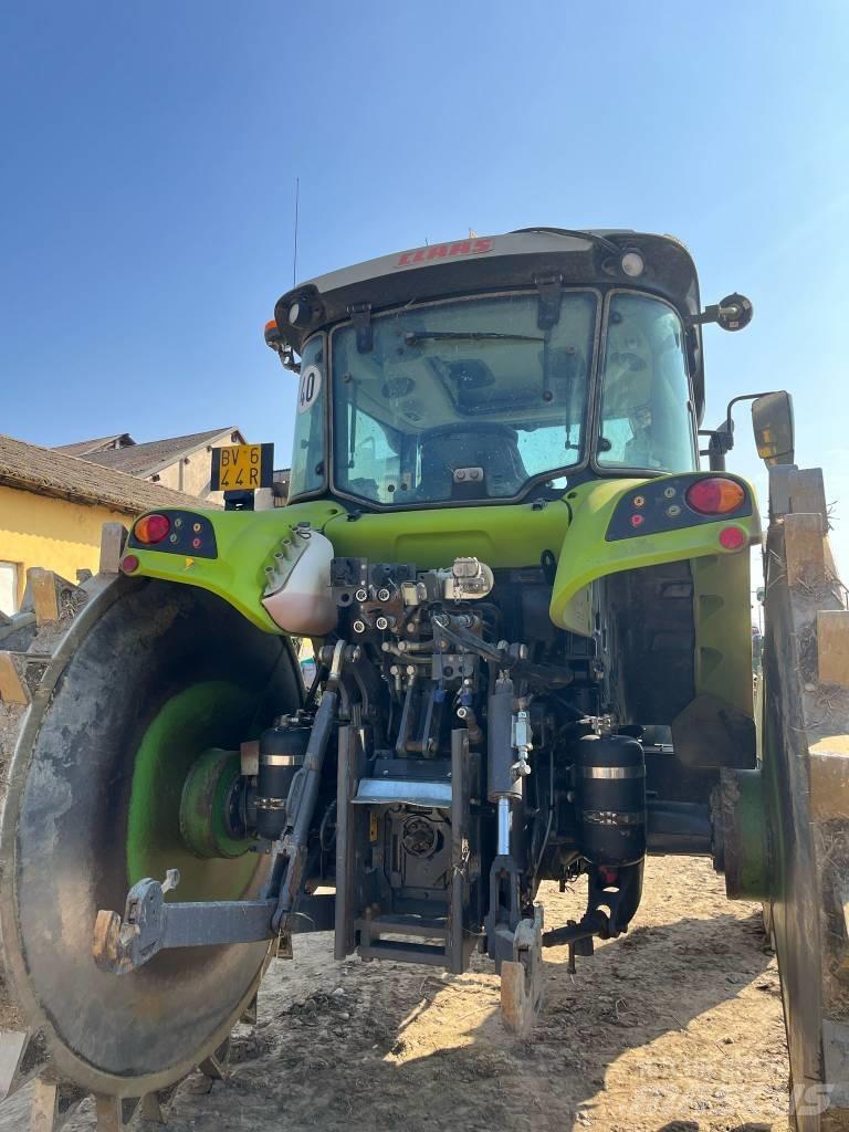 CLAAS ARION 470 Traktory