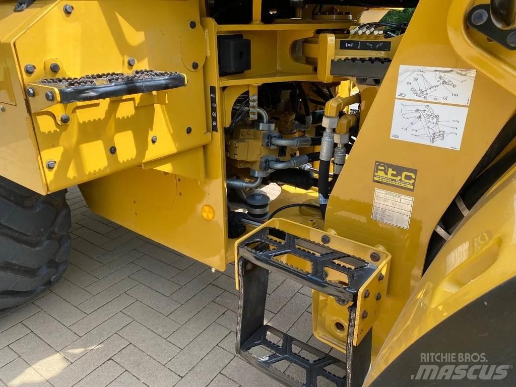 CAT 926M Kolesové nakladače