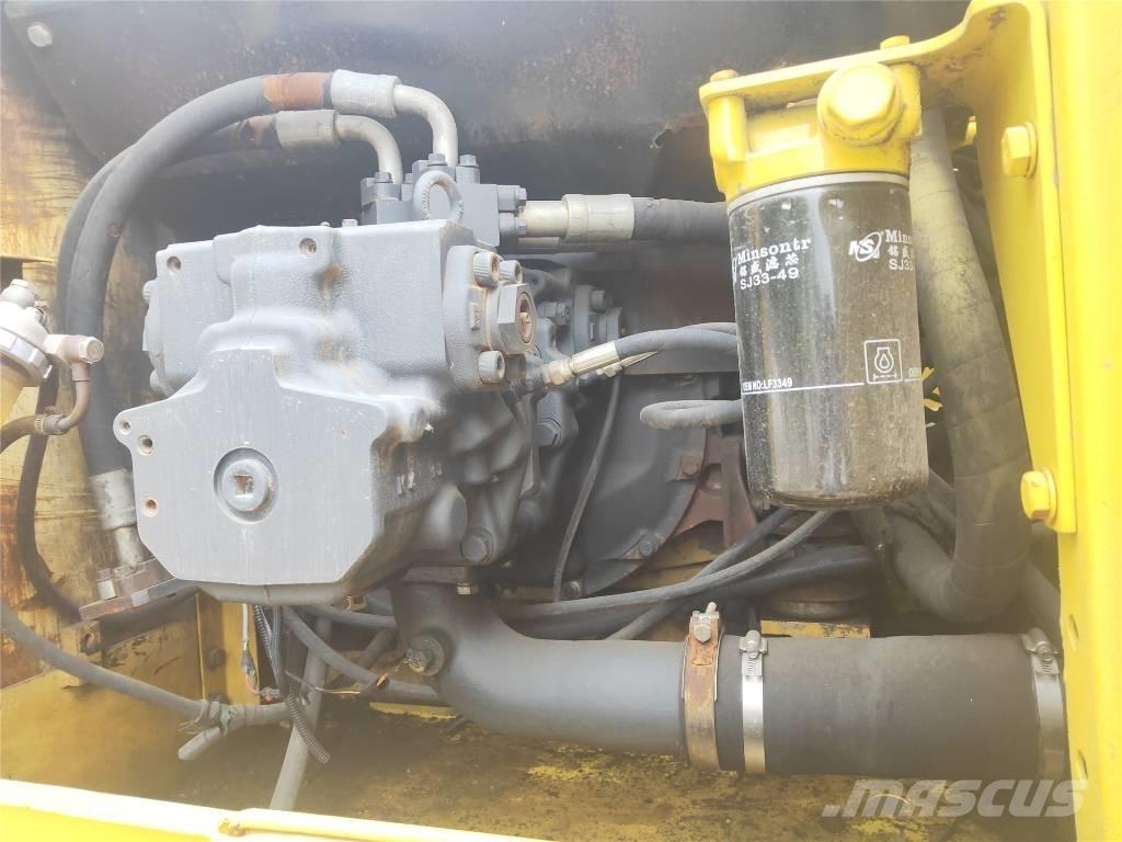 Komatsu PC220-7 Pásové rýpadlá