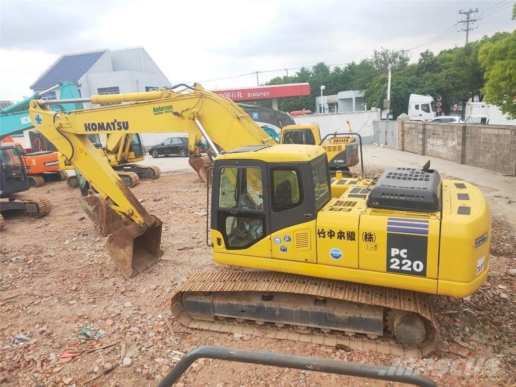 Komatsu PC220-7 Pásové rýpadlá