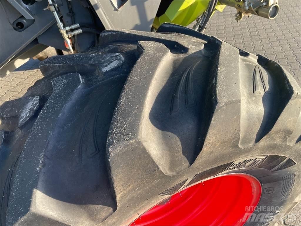 CLAAS Lexion 440 Kombinované zberacie stroje