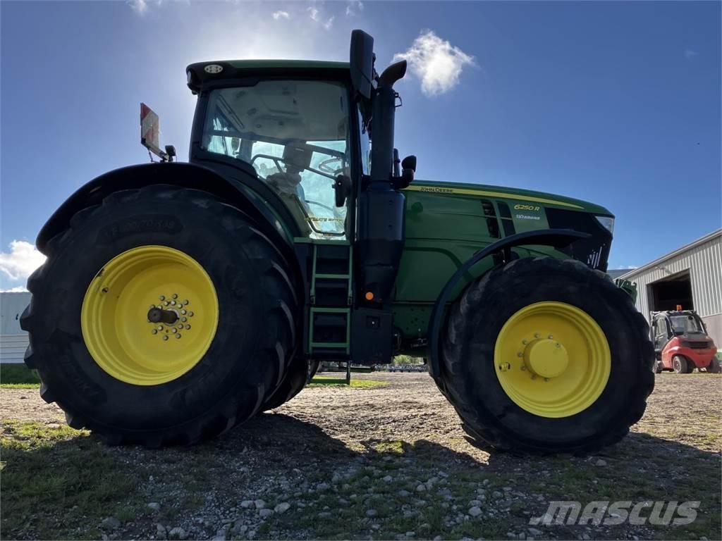 John Deere 6250R Traktory