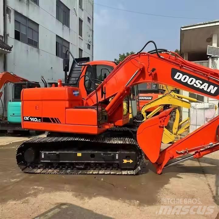 Doosan DX140LC Pásové rýpadlá