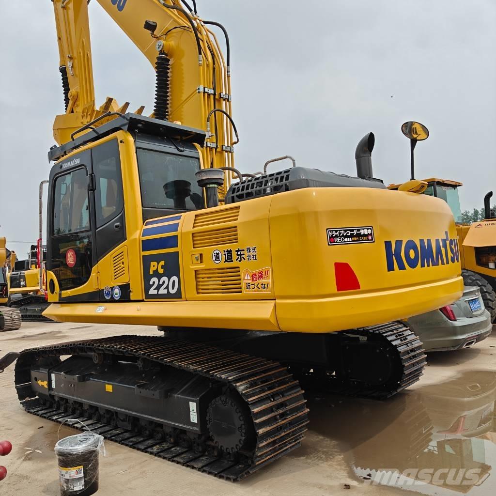 Komatsu 220-8MO Pásové rýpadlá