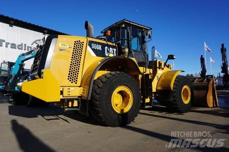 CAT 966K Kolesové nakladače