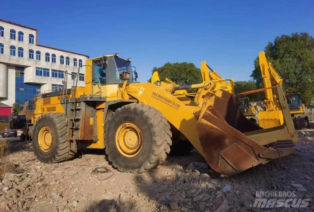 Komatsu WA 600 Kolesové nakladače