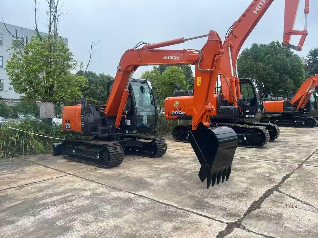 Hitachi ZX 75 Midi rýpadlá 7 t - 12 t