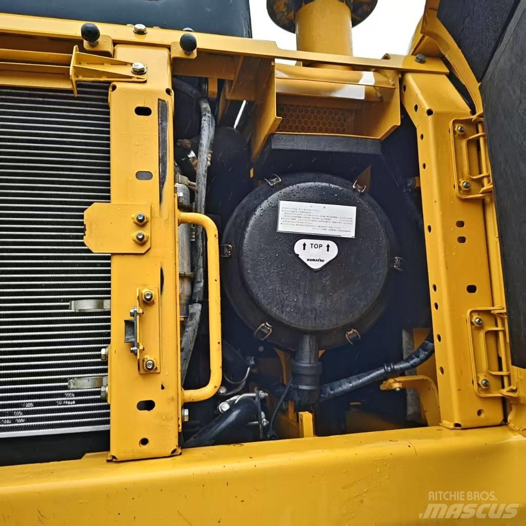 Komatsu PC400-8 Pásové rýpadlá