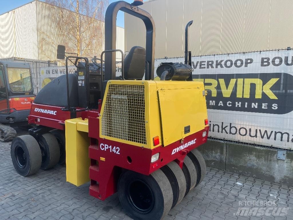 Dynapack CP 142 Pneumatikové valce
