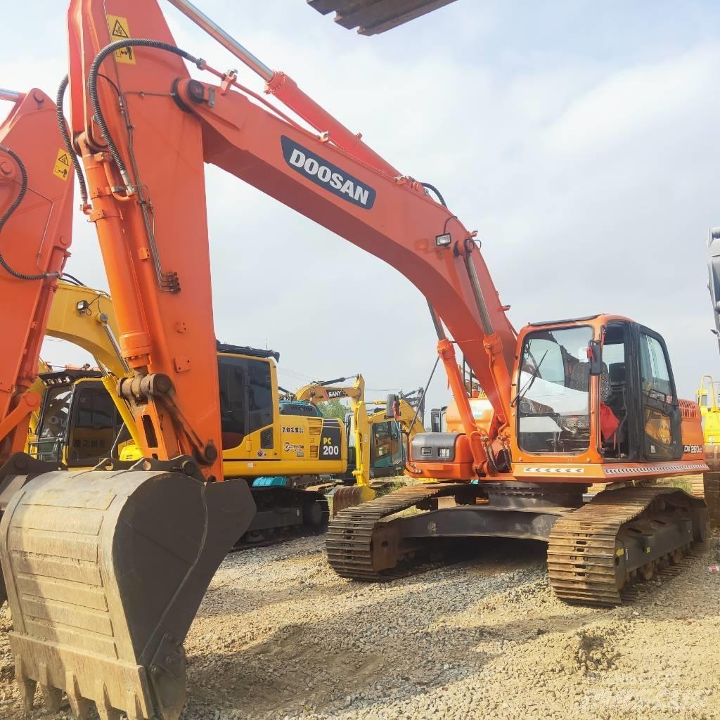 Doosan DX260LC Pásové rýpadlá