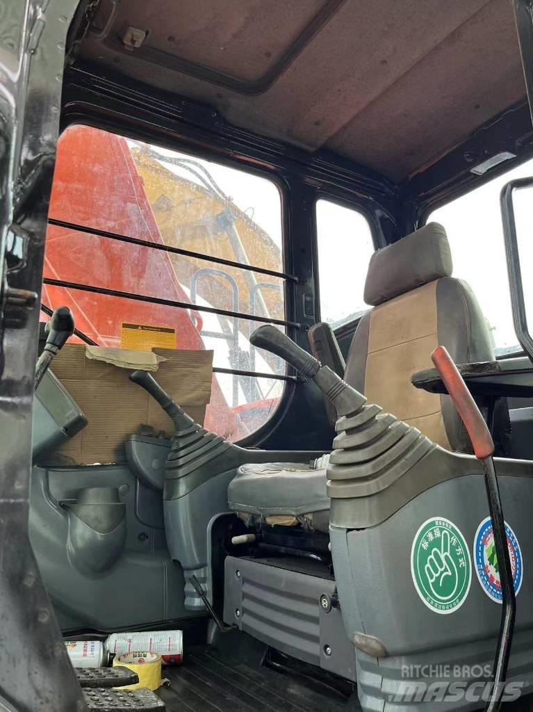 Hitachi ZX 120 Pásové rýpadlá