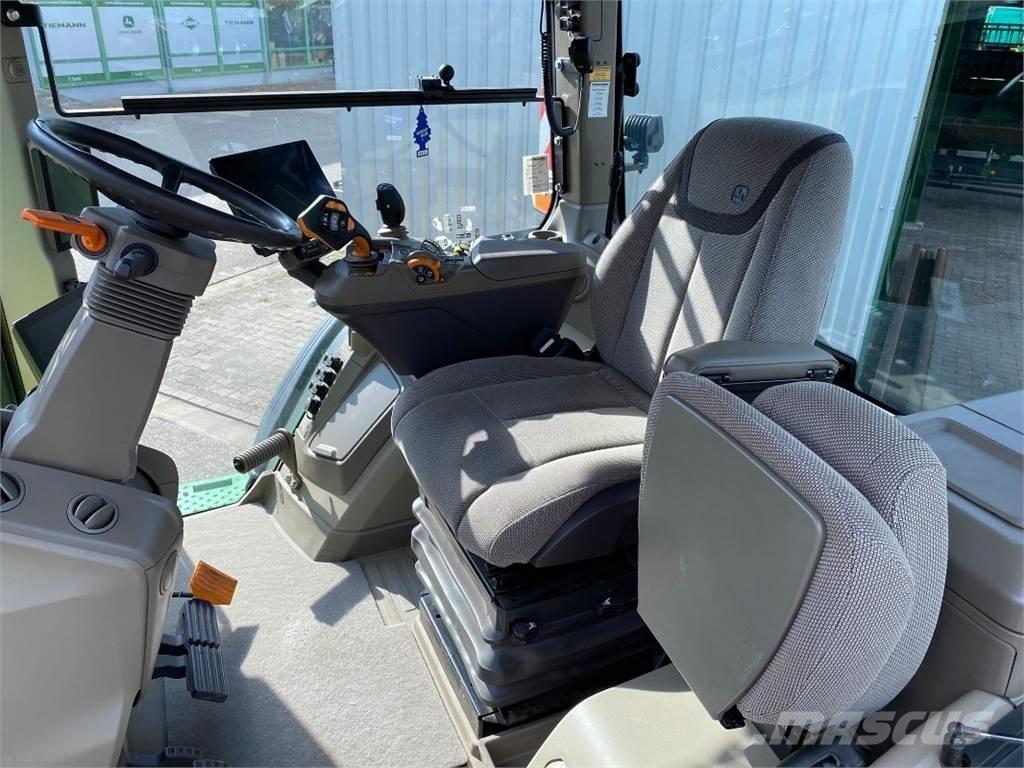 John Deere 8R 310 Traktory