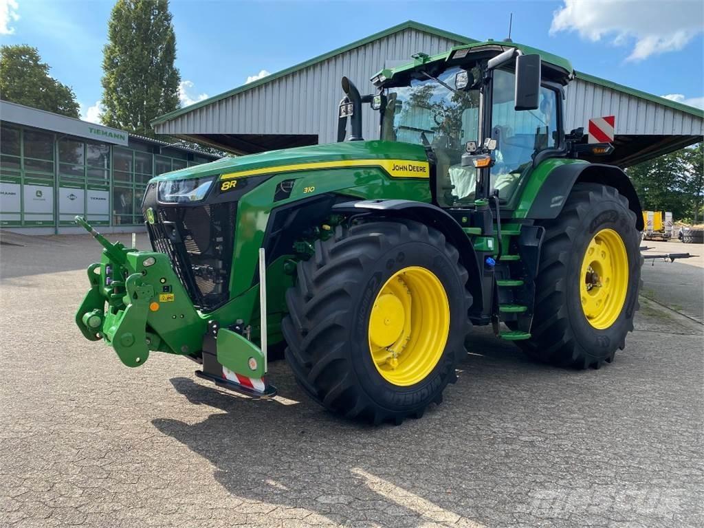 John Deere 8R 310 Traktory