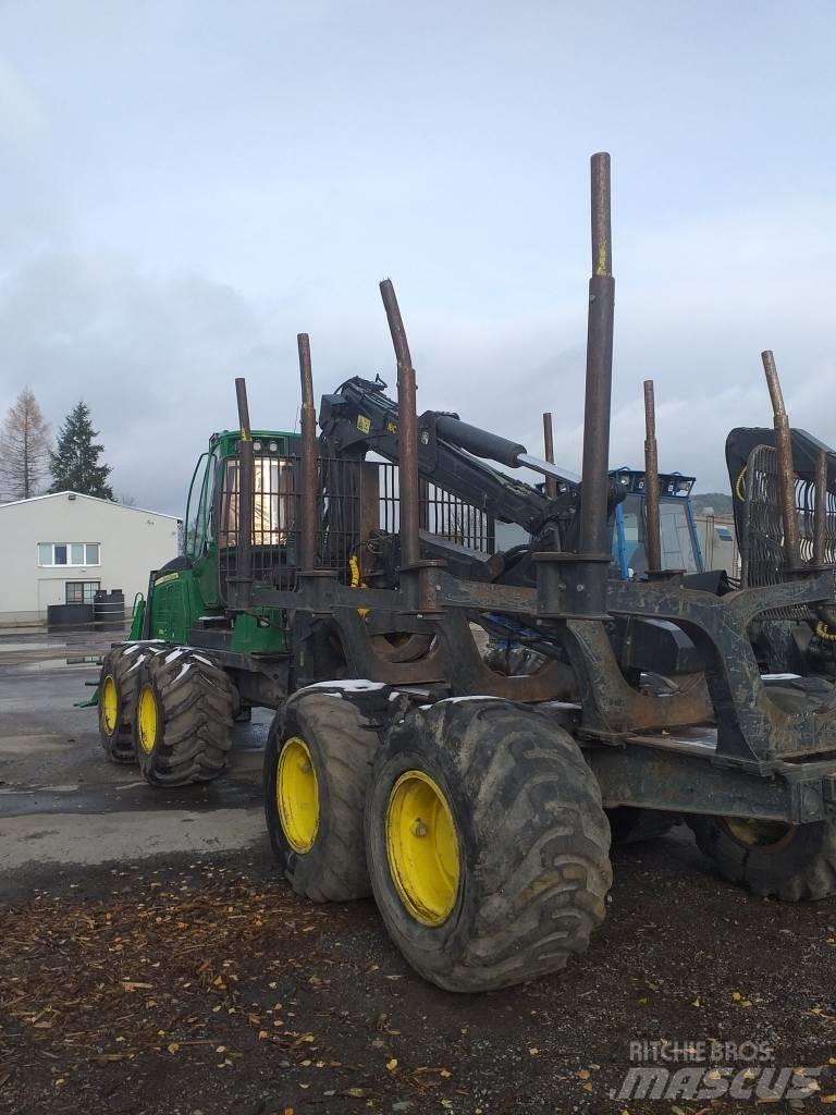 John Deere 1510 E Lesné traktory