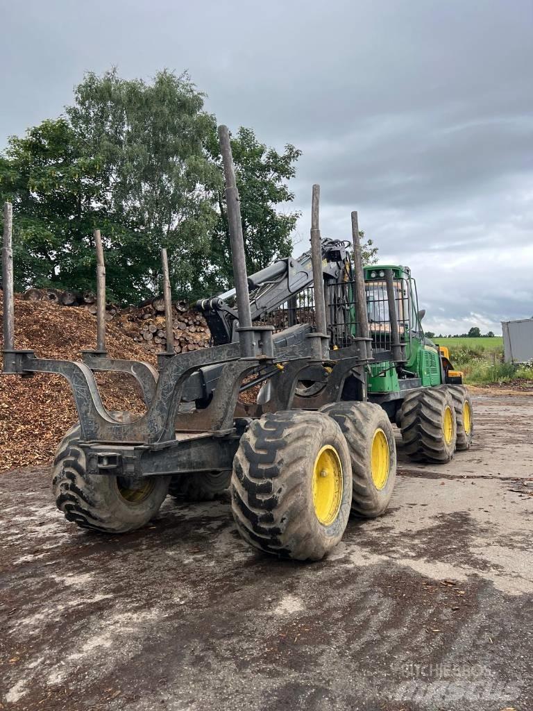 John Deere 1510 E Lesné traktory