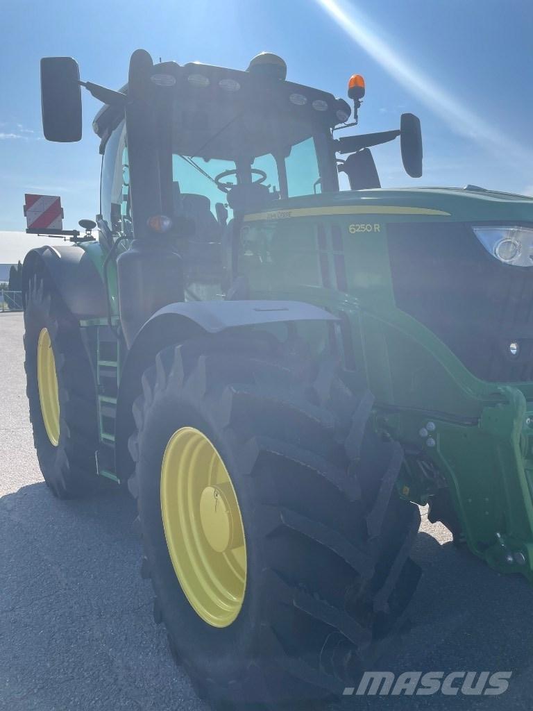 John Deere 6250 R Traktory