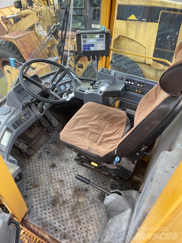 Volvo L90C Kolesové nakladače