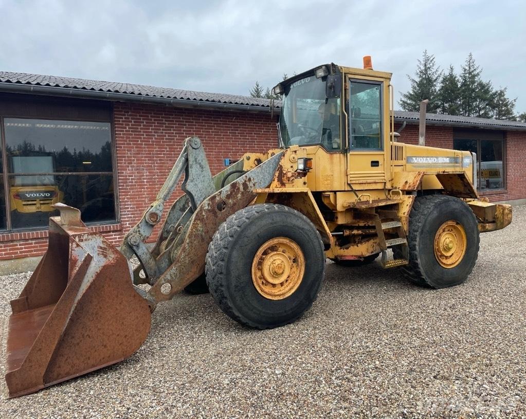 Volvo L90C Kolesové nakladače