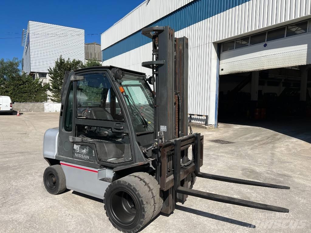 Nissan DX 30 Dieselové vozíky
