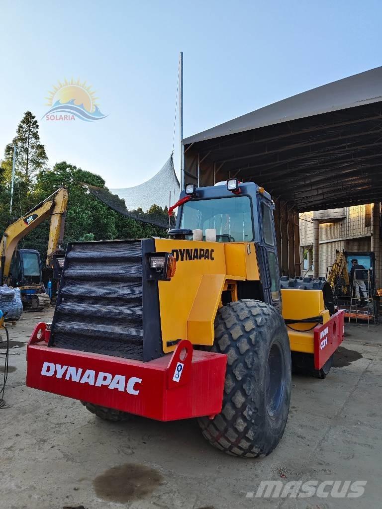 Dynapac CA 301 D Ťahačové valce