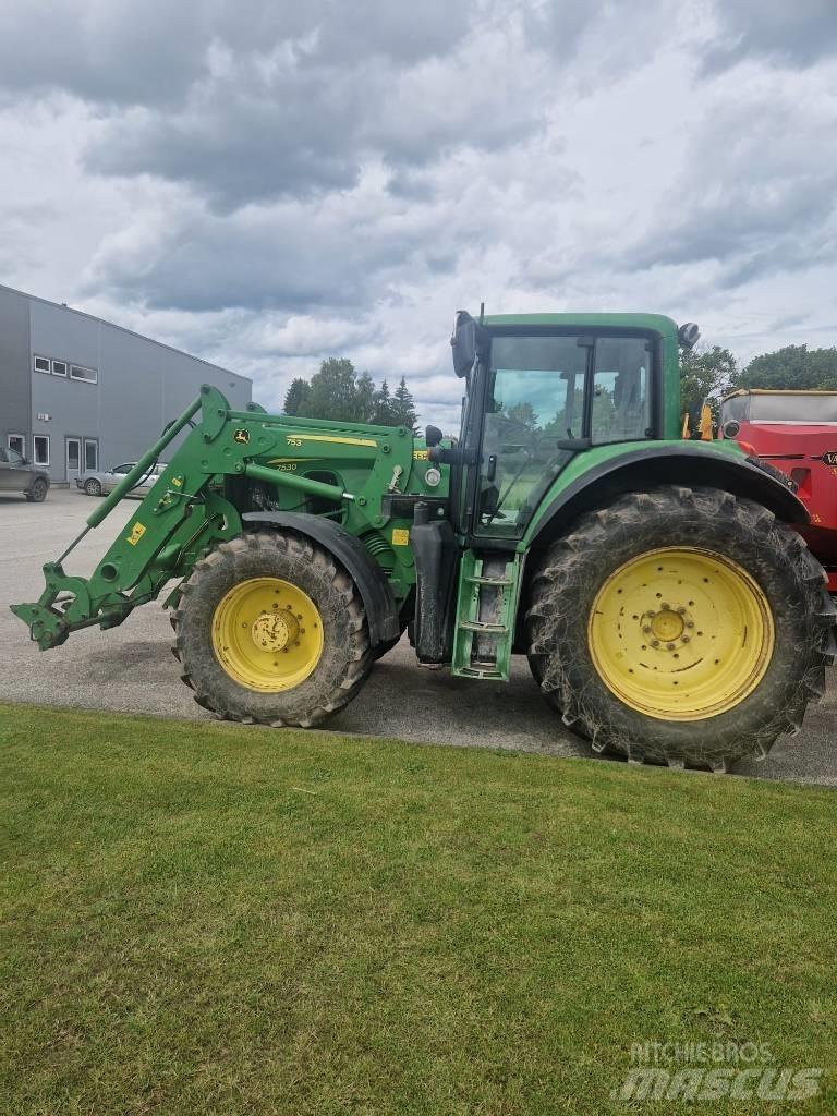 John Deere 7530 Traktory