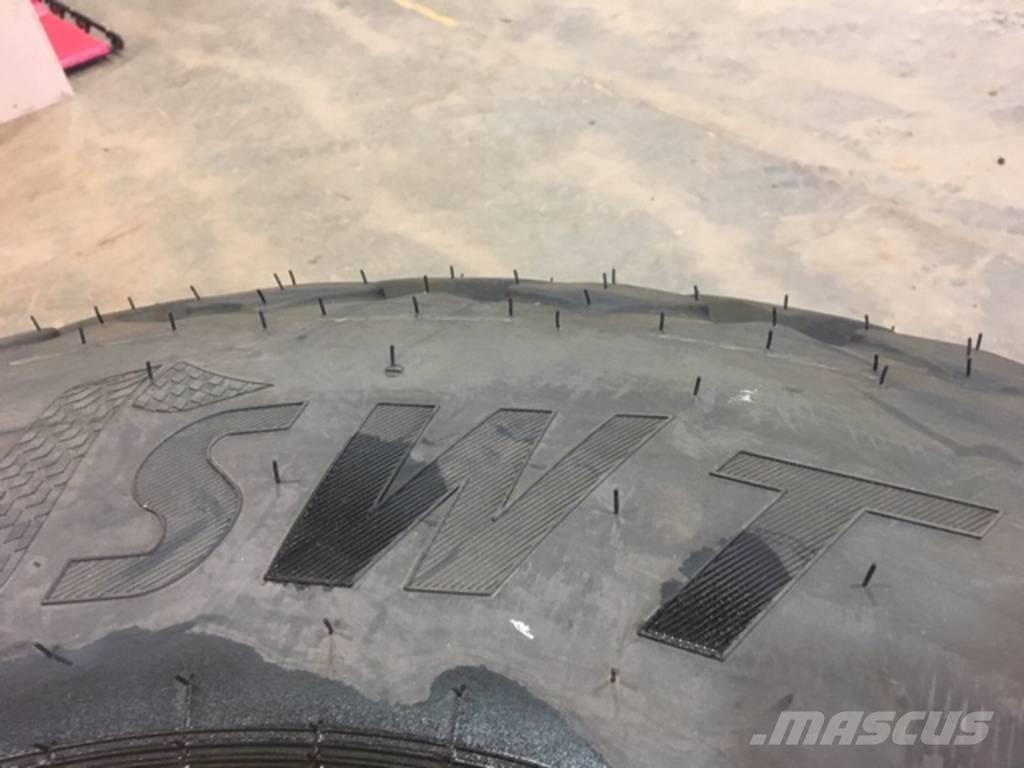 SWT 23.1 - 26 Pneumatiky, kolesá a ráfiky