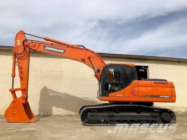 Doosan dx225 Pásové rýpadlá