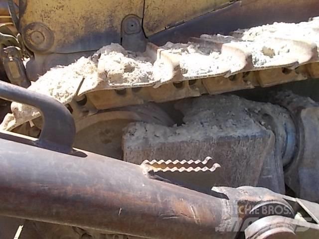 CAT D 11 N Pásové dozéry