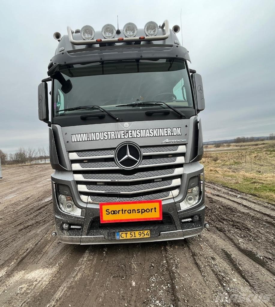 Mercedes-Benz 4158 Ťahače