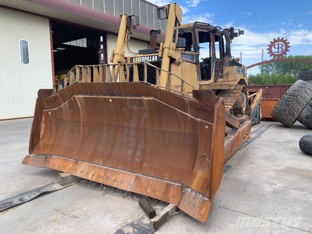 CAT D 8 R II Pásové dozéry