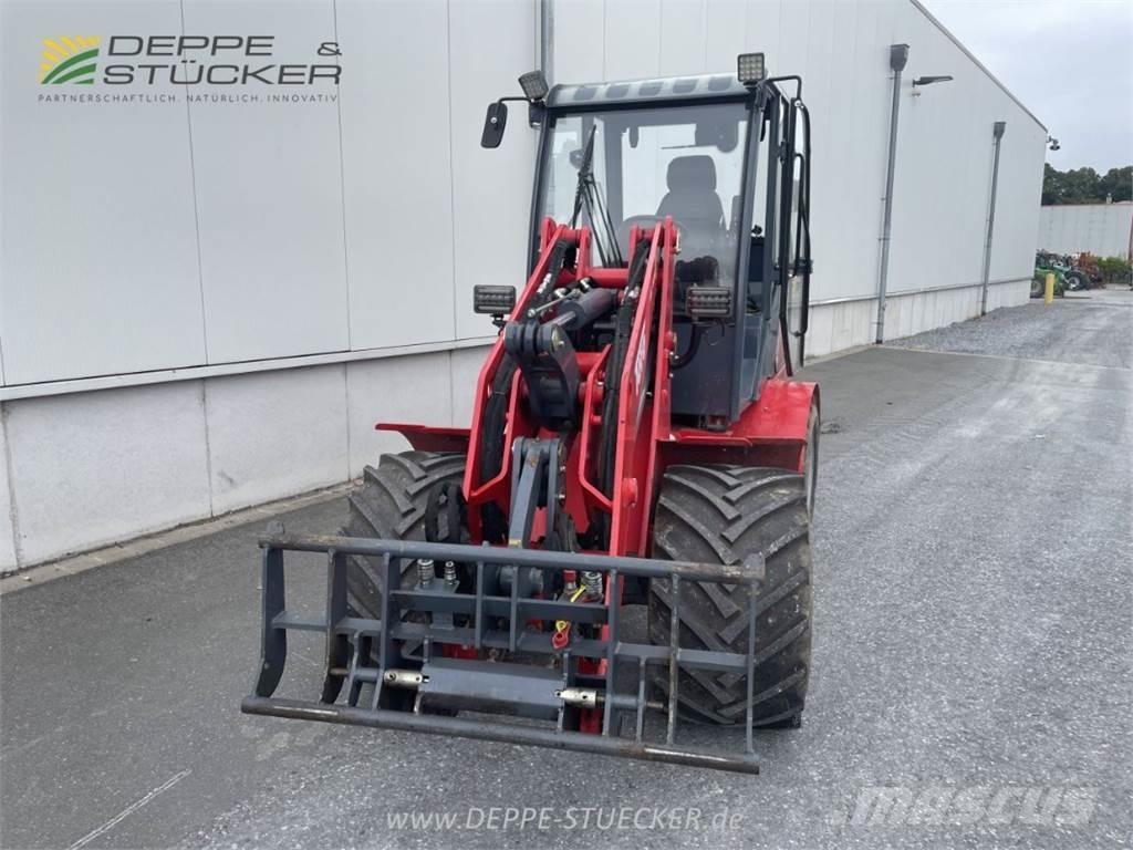 Toyo KU 851 Kolesové nakladače