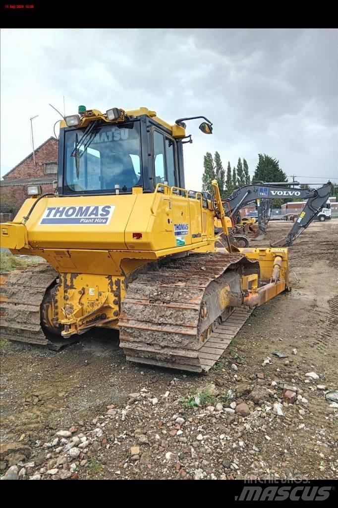 Komatsu D 65 PX-18 Pásové dozéry