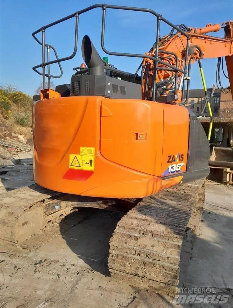 Hitachi ZX 135 US-6 Pásové rýpadlá