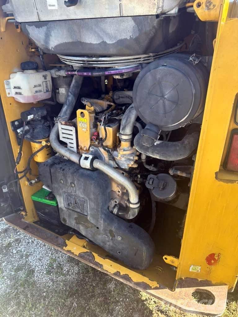 CAT 259 D Šmykom riadené nakladače