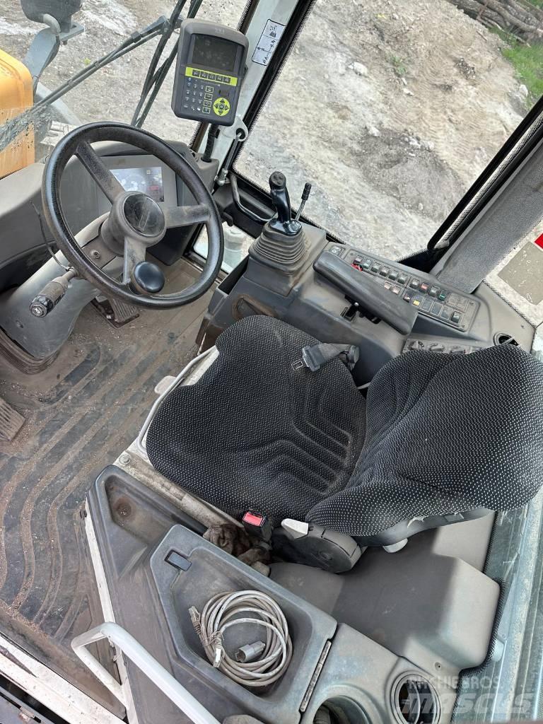 Liebherr L 514 Kolesové nakladače