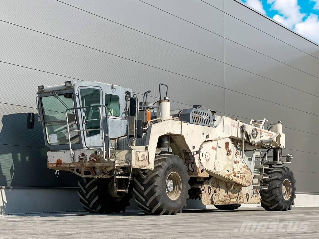 Wirtgen WR 2400 Recyklovače asfaltu