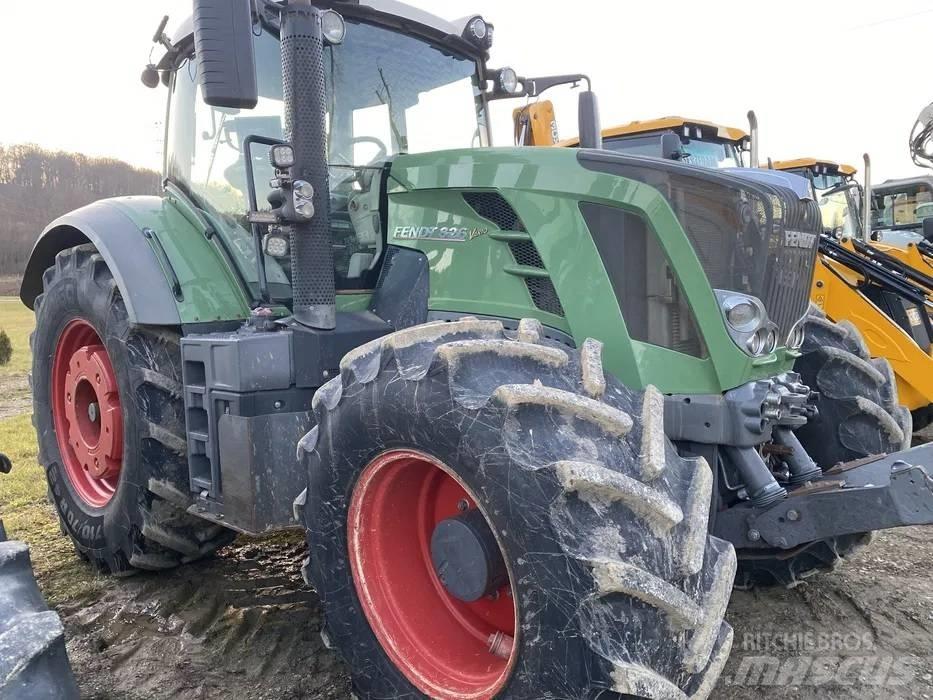 Fendt 826 Vario Traktory