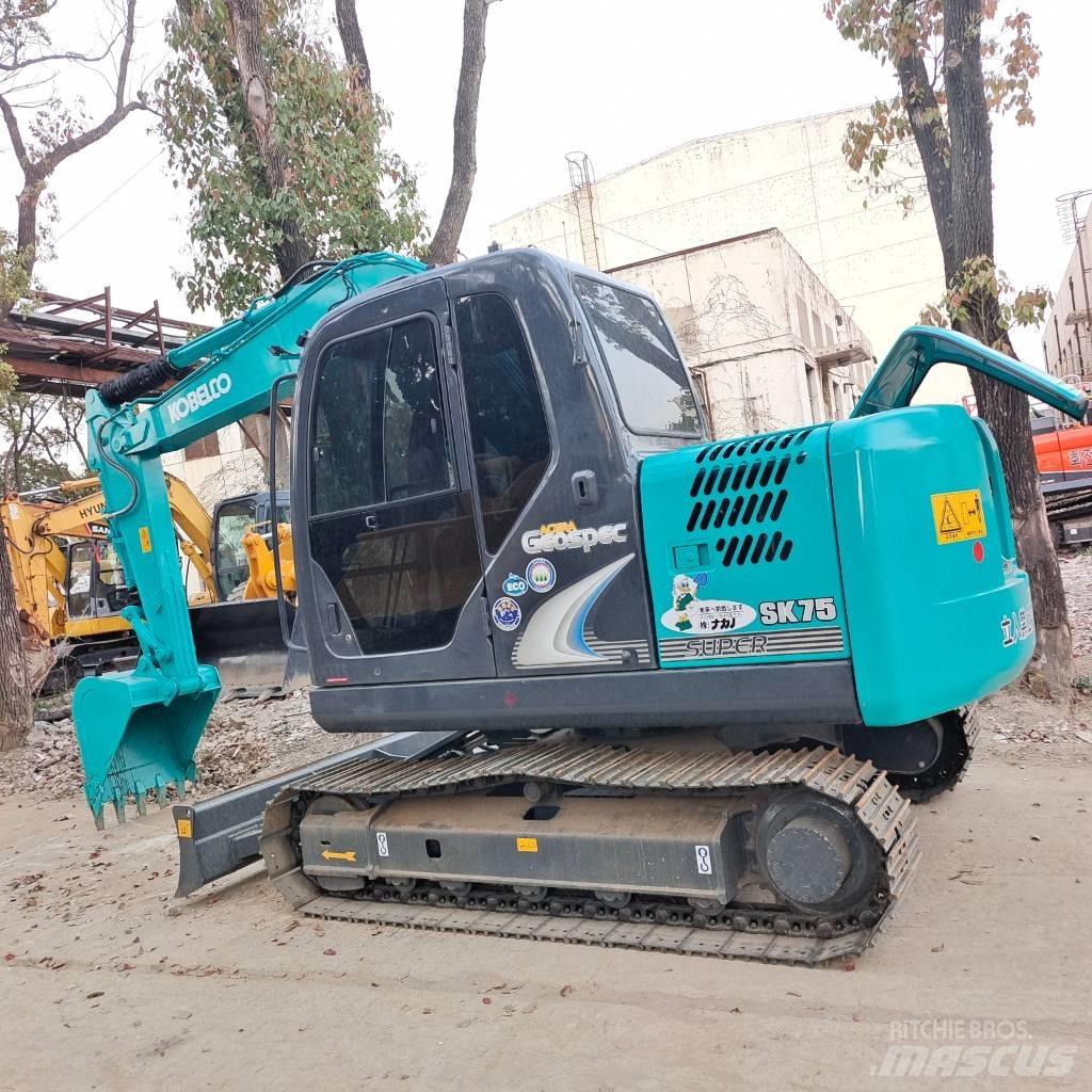 Kobelco SK75 Midi rýpadlá 7 t - 12 t