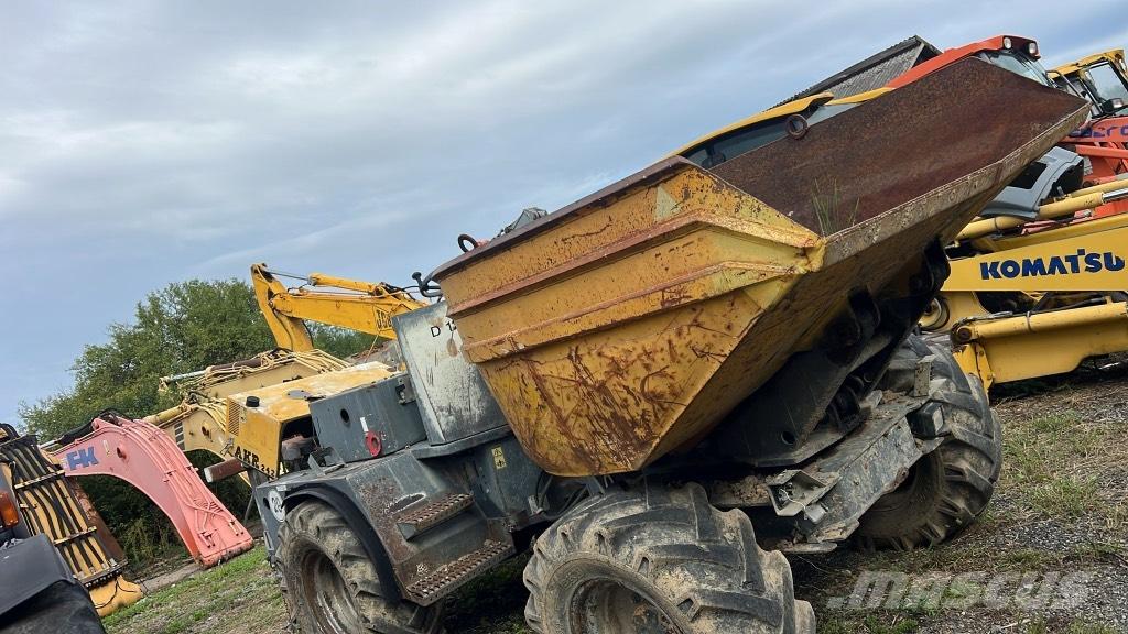 Dumper AKR 242 Kabíny a interiér