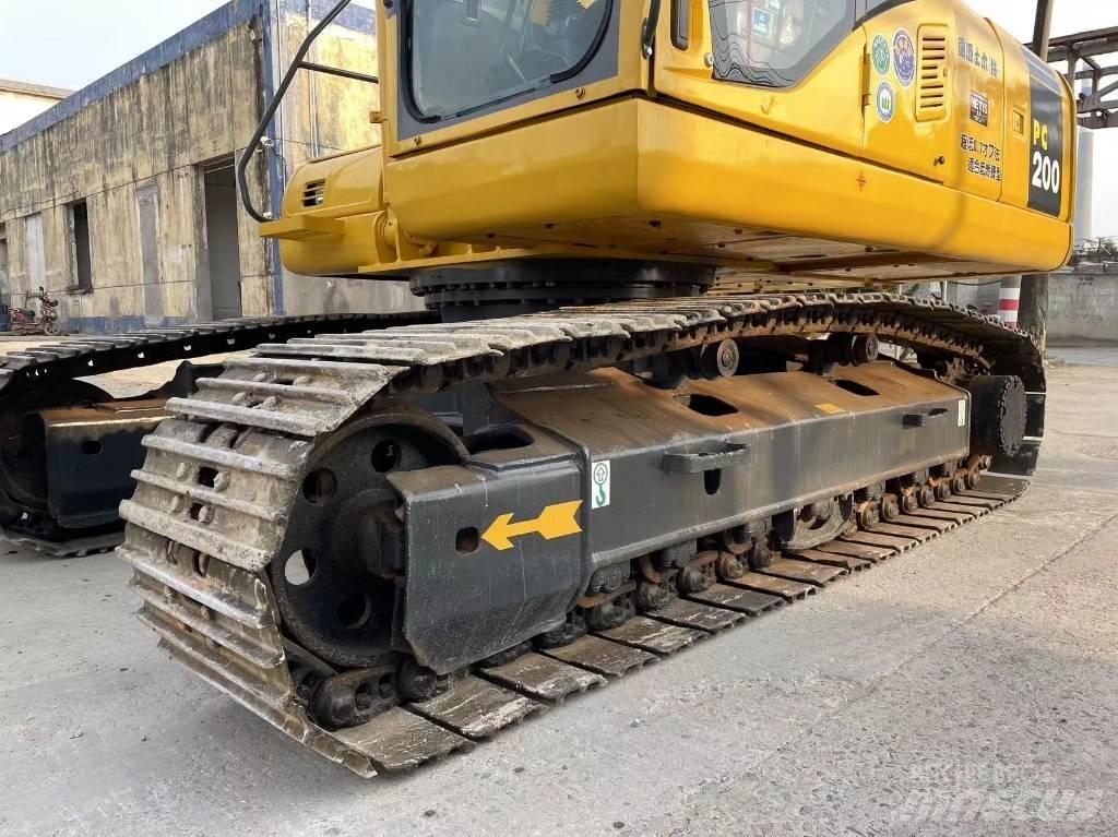 Komatsu PC 200-7 Pásové rýpadlá