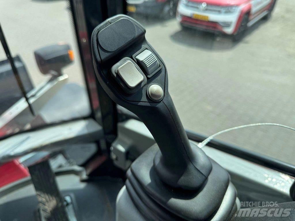 Yanmar V120 Kolesové nakladače